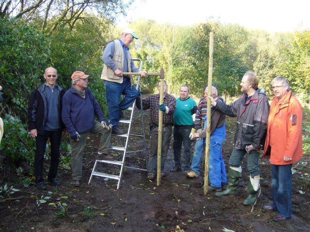 pflegeeinsatz in uelsen 11.10.08 002